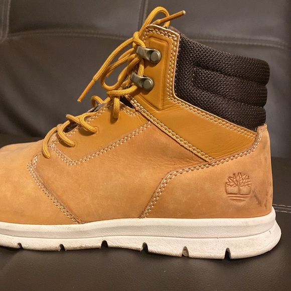 Men’s 8.5 Timberland Boots - Picture 2 of 4
